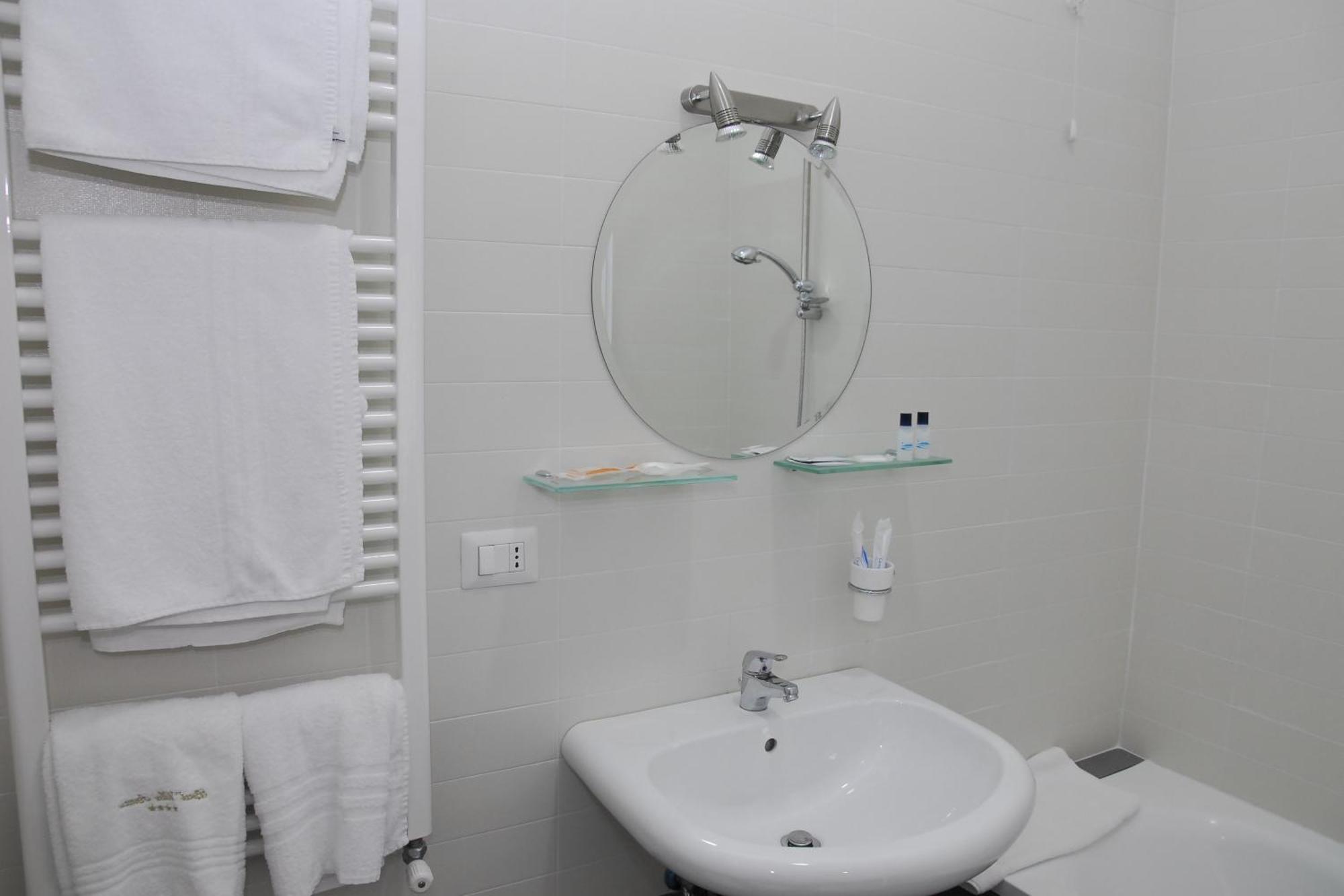 Albergo Casablanca Napoli Bagian luar foto